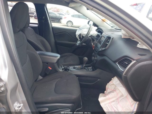 1C4PJLCB6KD159997 Jeep Cherokee Latitude Fwd