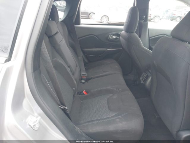 1C4PJLCB6KD159997 Jeep Cherokee Latitude Fwd