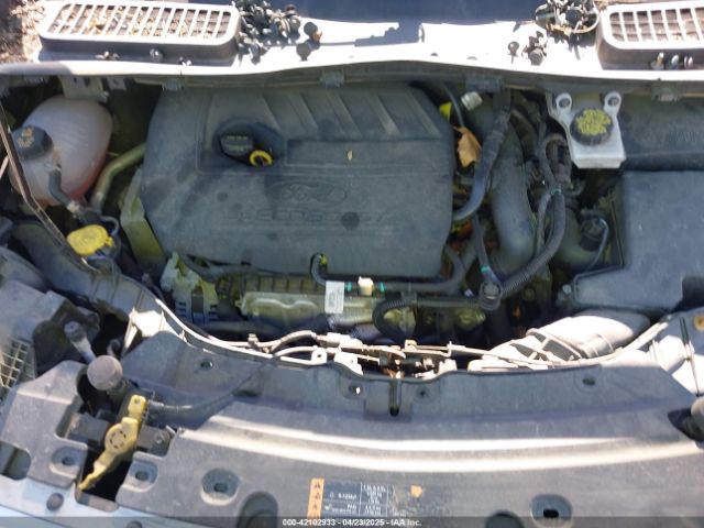 1FMCU9GD4JUD06445 Ford ESCAPE SE