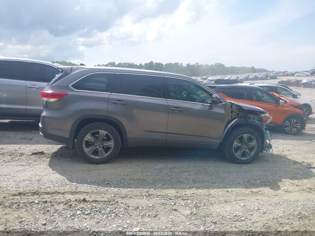 Toyota Highlander Limited Platinum 2019 5TDDZRFH9KS711575 Image 13