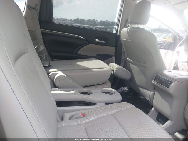 Toyota Highlander Limited Platinum 2019 5TDDZRFH9KS711575 Image 8