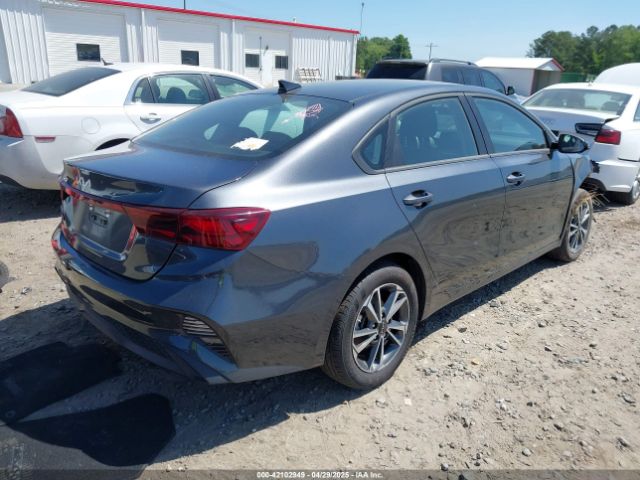 3KPF24AD1RE758950 KIA Forte Lxs