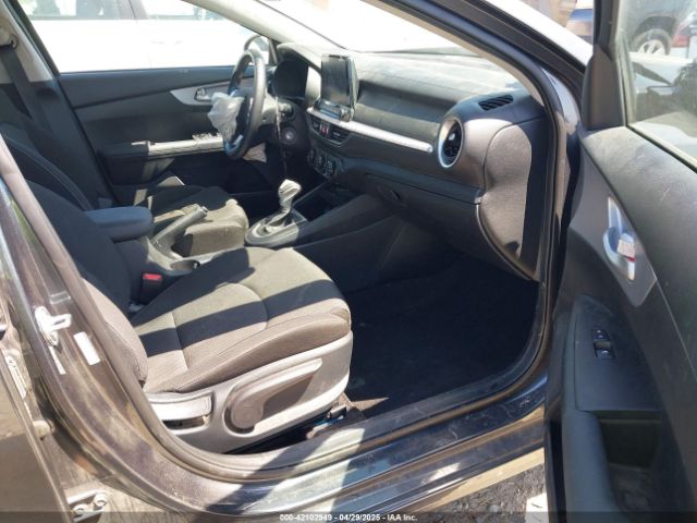3KPF24AD1RE758950 KIA Forte Lxs