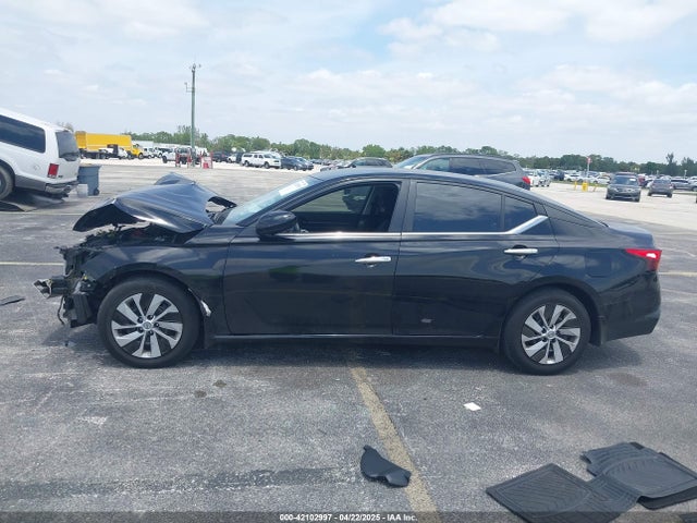 1N4BL4BV4PN354459 Nissan Altima S Fwd