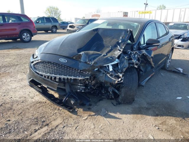 3FA6P0RU7KR159022 Ford Fusion Hybrid Titanium