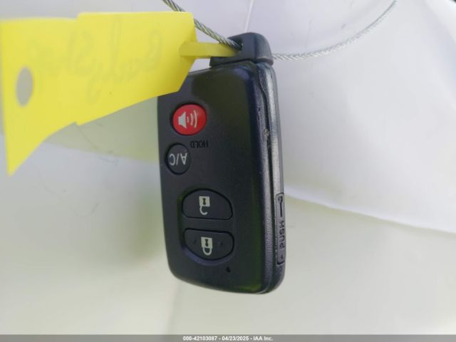 JTDKN3DUXE1808866 Toyota Prius Three