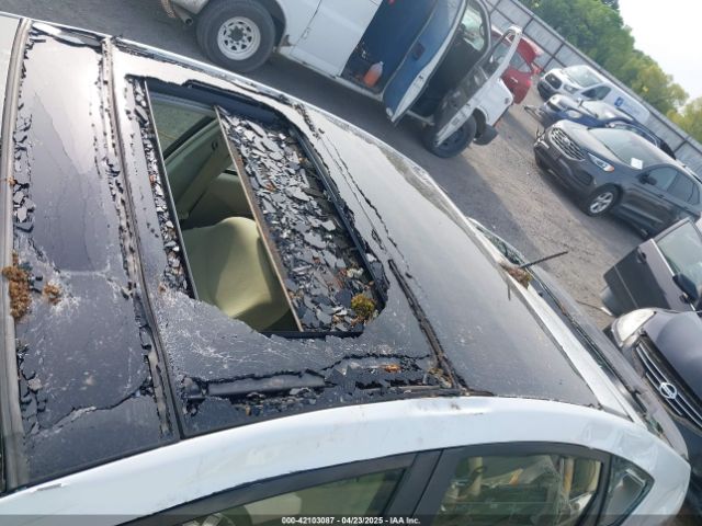 JTDKN3DUXE1808866 Toyota Prius Three
