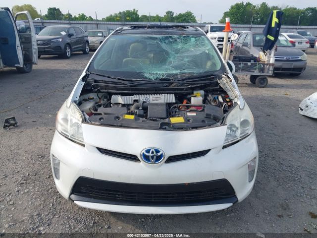 JTDKN3DUXE1808866 Toyota Prius Three