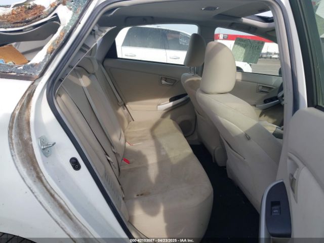 JTDKN3DUXE1808866 Toyota Prius Three