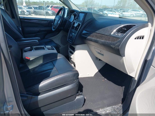 2C4RC1BG2GR288828 Chrysler Town & Country Touring