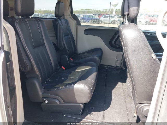 2C4RC1BG2GR288828 Chrysler Town & Country Touring