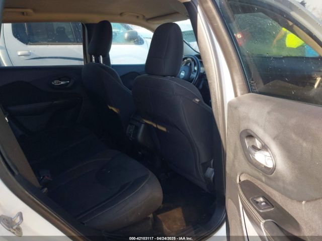 1C4PJLCBXFW506502 Jeep Cherokee Latitude