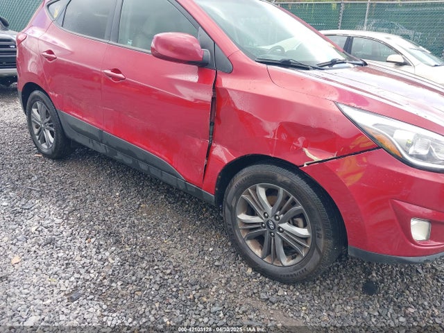 KM8JUCAG8FU116422 Hyundai TUCSON SE