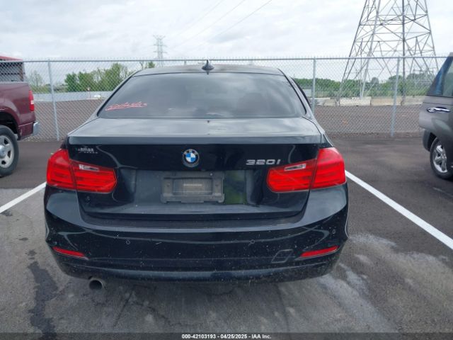 WBA3B1G57FNT05826 BMW 320i