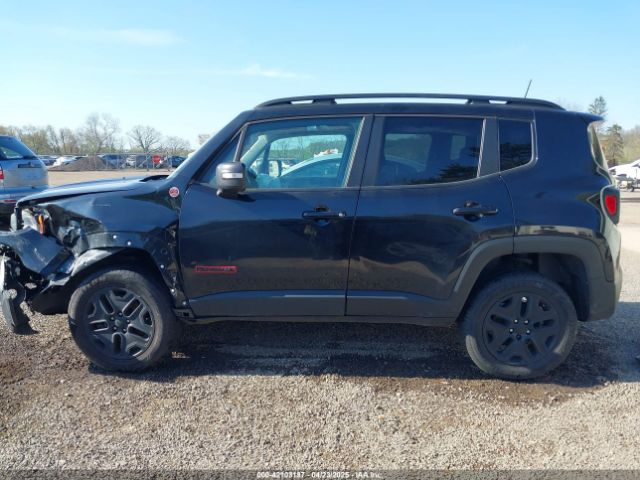 ZACCJBCB7JPH63647 Jeep Renegade Trailhawk 4x4