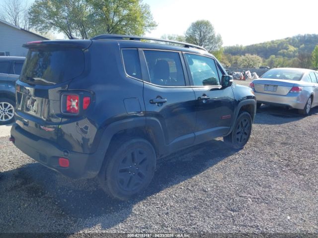 ZACCJBCB7JPH63647 Jeep Renegade Trailhawk 4x4
