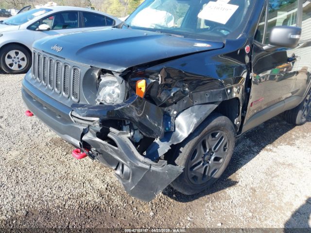 ZACCJBCB7JPH63647 Jeep Renegade Trailhawk 4x4