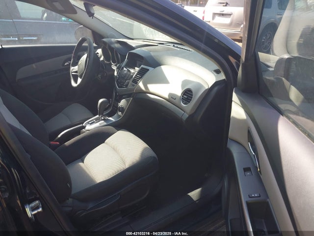 1G1PA5SH5F7283144 Chevrolet Cruze Ls Auto
