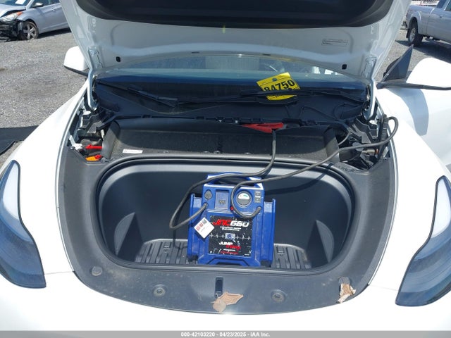 2024 TESLA MODEL Y 7SAYGDEE2RA223679 Photo 9