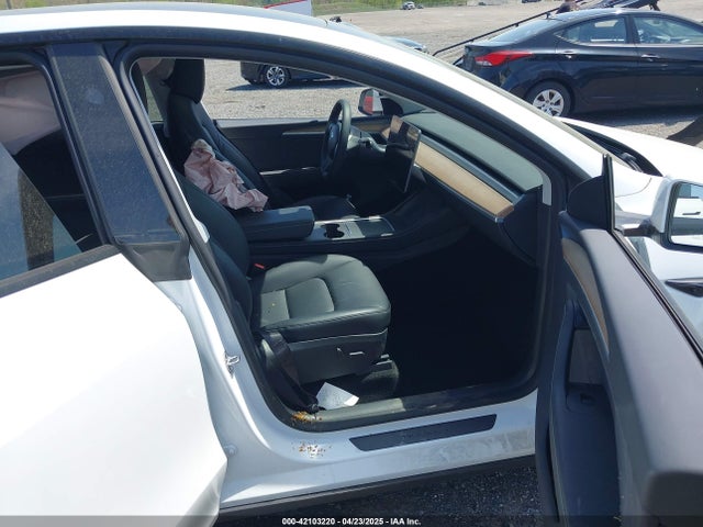 2024 TESLA MODEL Y 7SAYGDEE2RA223679 Photo 4
