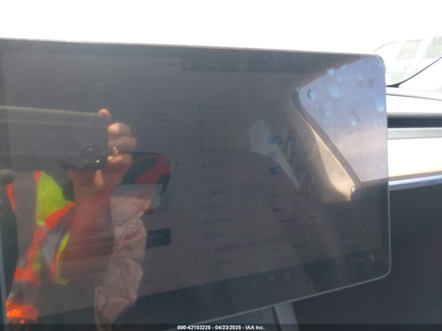 2024 TESLA MODEL Y 7SAYGDEE2RA223679 Photo 6