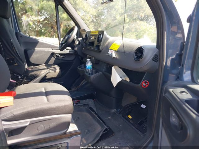 WD4PF0CD6KP044032 Mercedes-Benz Sprinter 2500 High Roof V6/standard Roof V6