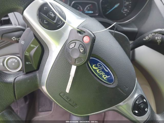 1FMCU0G79GUC41641 Ford ESCAPE SE