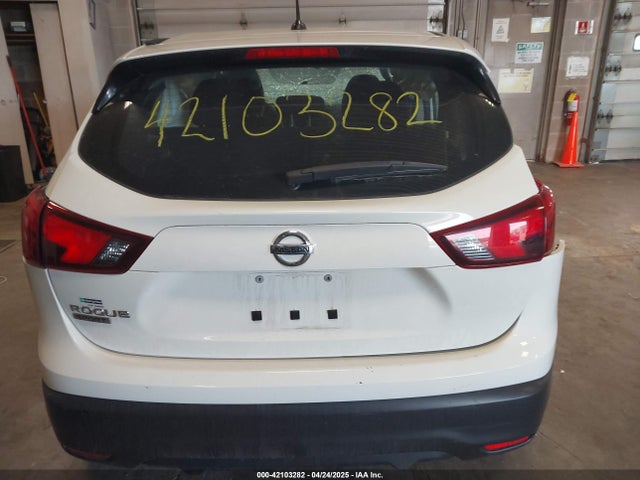 JN1BJ1CP9KW240705 Nissan Rogue Sport S
