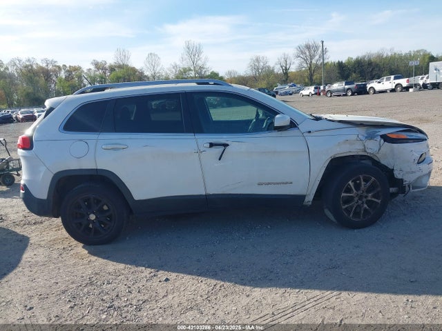 1C4PJLCS6FW689607 Jeep Cherokee Latitude