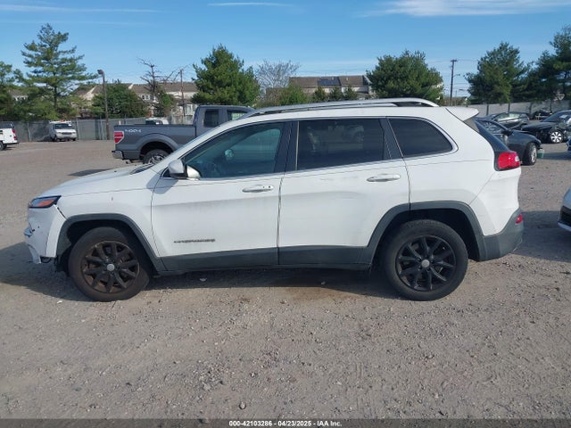 1C4PJLCS6FW689607 Jeep Cherokee Latitude