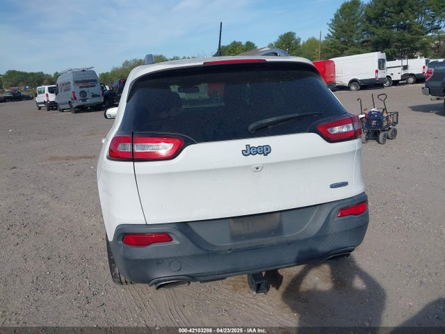 1C4PJLCS6FW689607 Jeep Cherokee Latitude