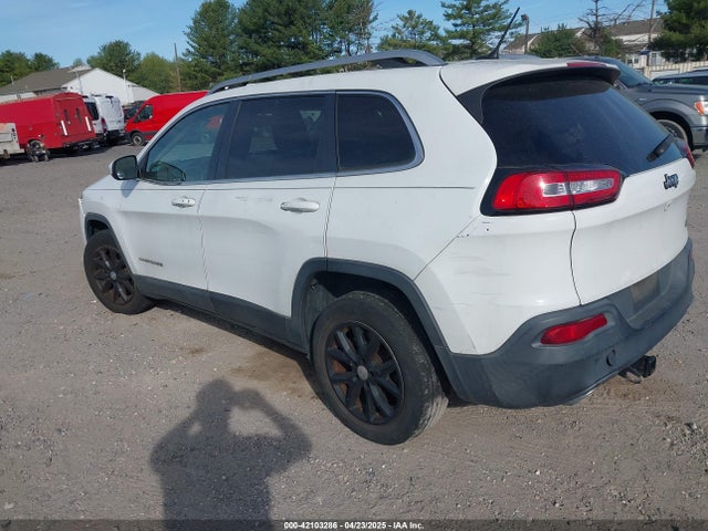 1C4PJLCS6FW689607 Jeep Cherokee Latitude