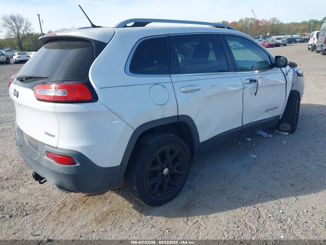 1C4PJLCS6FW689607 Jeep Cherokee Latitude