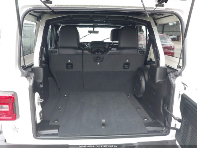 1C4HJXEG9PW666103 Jeep Wrangler 4-door Sahara Altitude 4x4