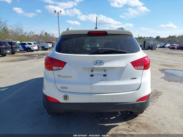 KM8JUCAG6FU955808 Hyundai TUCSON SE