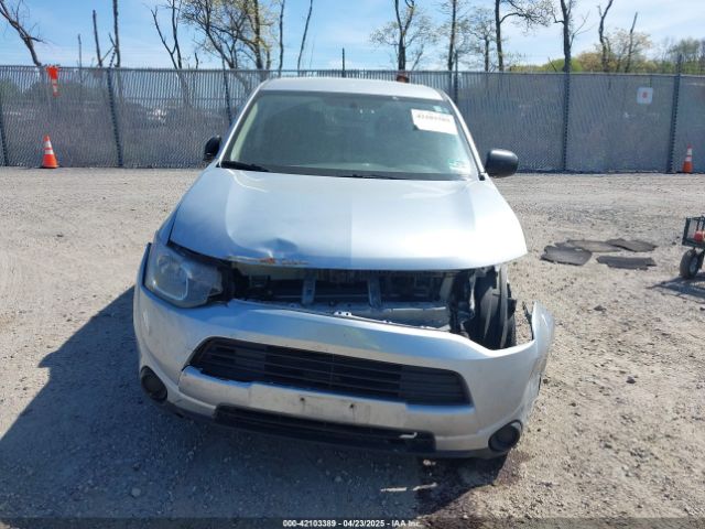 JA4AD2A35EZ014700 Mitsubishi Outlander Es