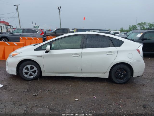 JTDKN3DU3F1882373 Toyota Prius Two