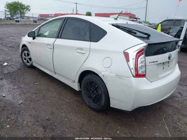 JTDKN3DU3F1882373 Toyota Prius Two