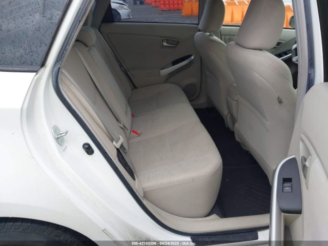 JTDKN3DU3F1882373 Toyota Prius Two