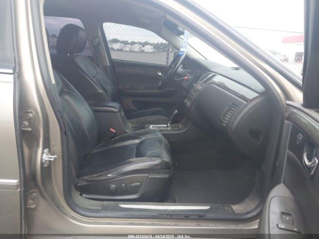 2011 CADILLAC DTS 1G6KD5E68BU128508 Photo 4