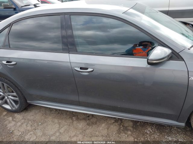 1VWAA7A35JC007736 Volkswagen Passat 2.0t R-line/2.0t S