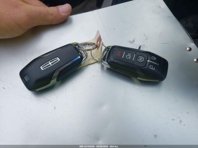 3LN6L2J97GR618268 Lincoln MKZ