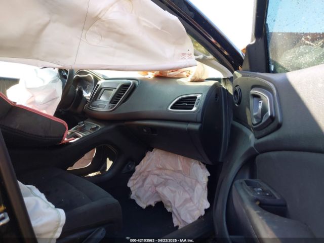 2015 CHRYSLER 200 1C3CCCAB5FN689779 Photo 4
