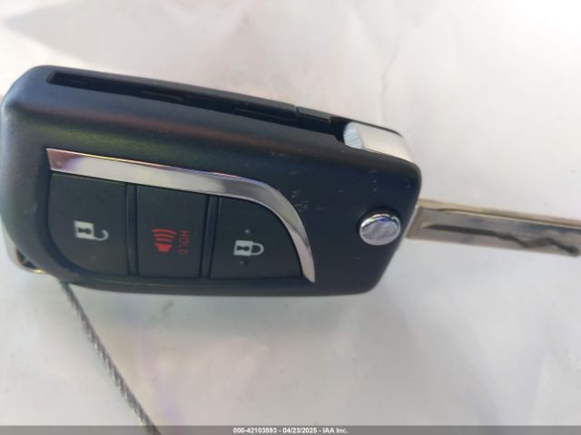 2T3F1RFV9NC269164 Toyota RAV4 LE