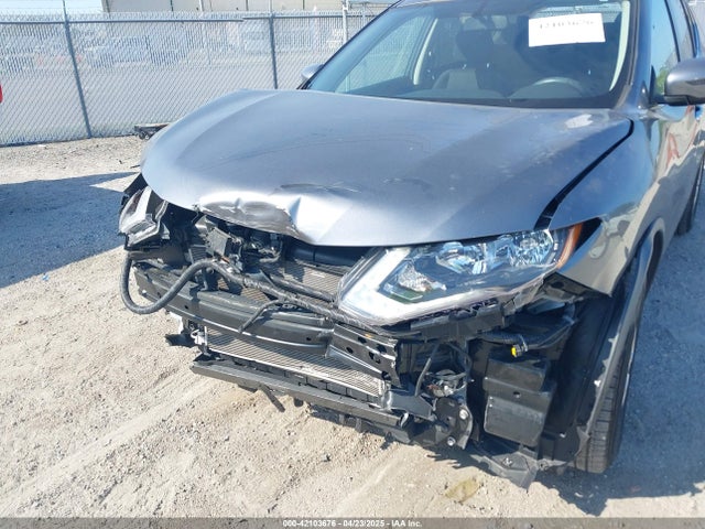 KNMAT2MV0JP615928 Nissan ROGUE SV