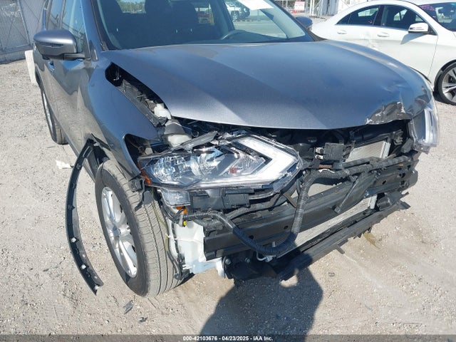 KNMAT2MV0JP615928 Nissan ROGUE SV