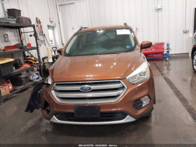1FMCU9GD5HUC25870 Ford ESCAPE SE
