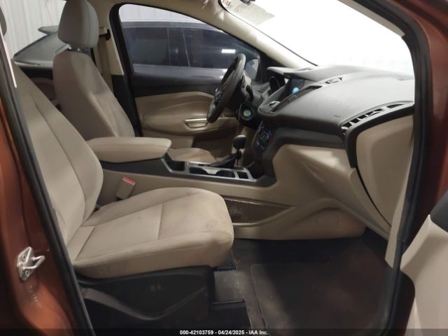 1FMCU9GD5HUC25870 Ford ESCAPE SE