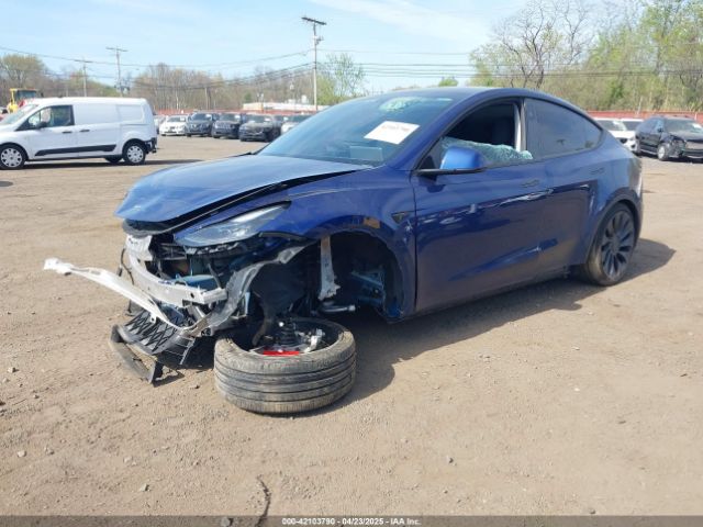 2024 TESLA MODEL Y 7SAYGDEF0RA267754 Photo 1