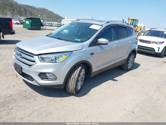 1FMCU9J93HUB06655 Ford Escape Titanium